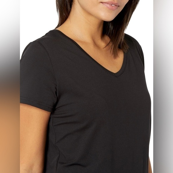 NWT Amazon Essentials Women's Tech Stretch Short-Sleeve V-T-Shirt (2pack) sz 5X - Picture 4 of 10